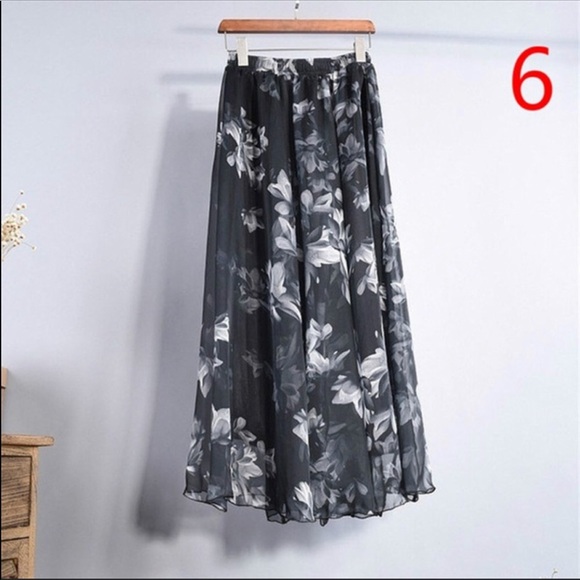 Trendy Maxi Skirt Black & White - Picture 6 of 6